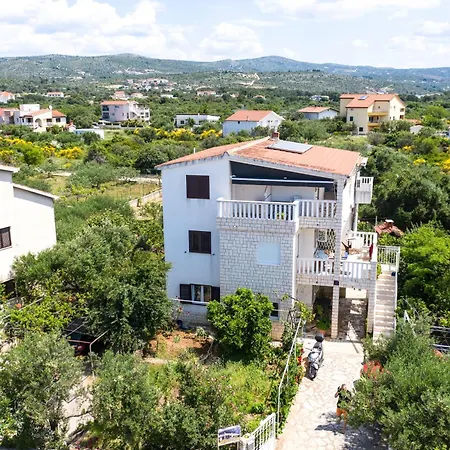 Apartment By The Sea - 24598 *