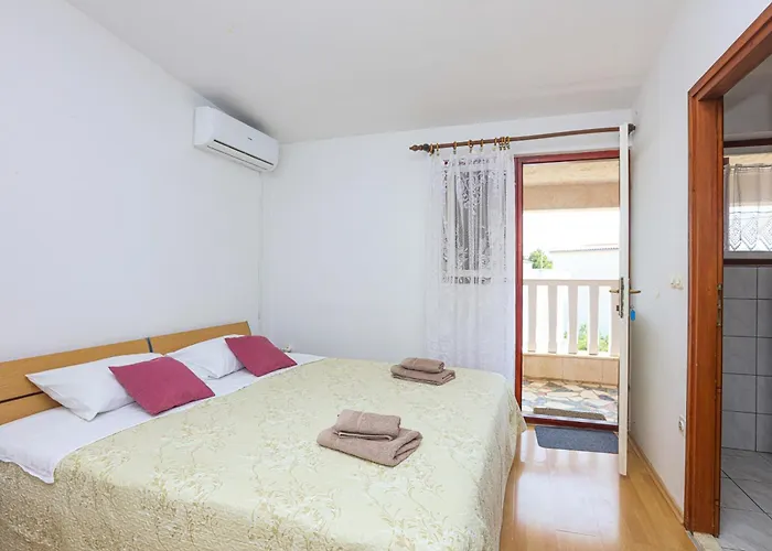 By The Sea - 24598 روغوزنيكا